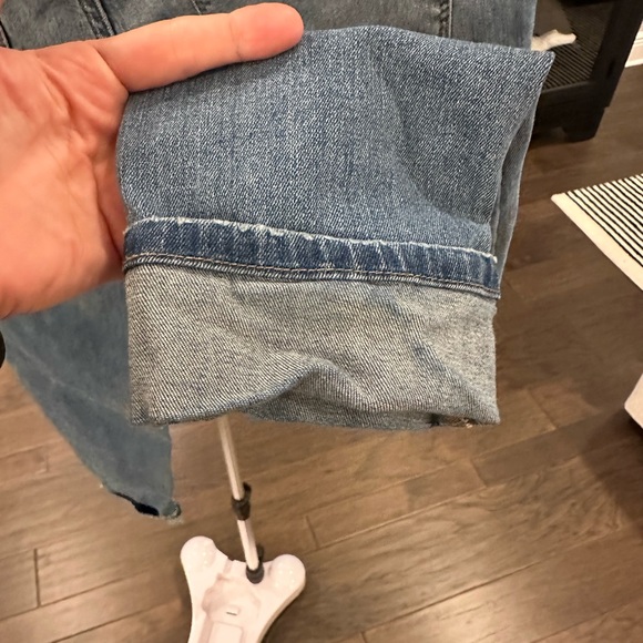 Universal Thread Jeans 10/30R Light Wash Distressed - Picture 4 of 6